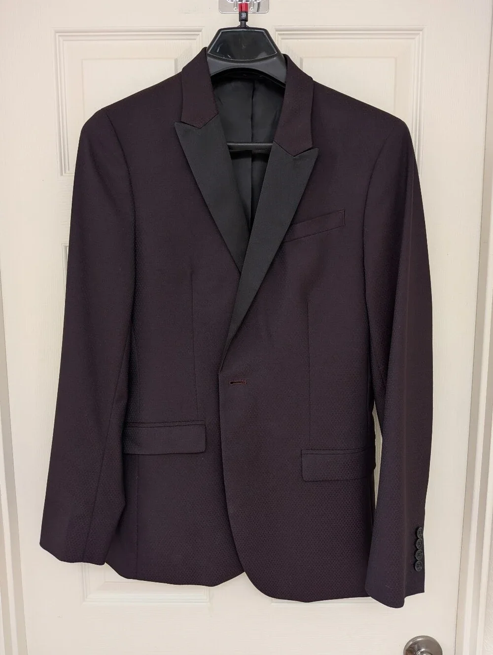 J Ferrar Mens Slim blazer sport coat * 38R * Burgundy/Plum * Peak Collar